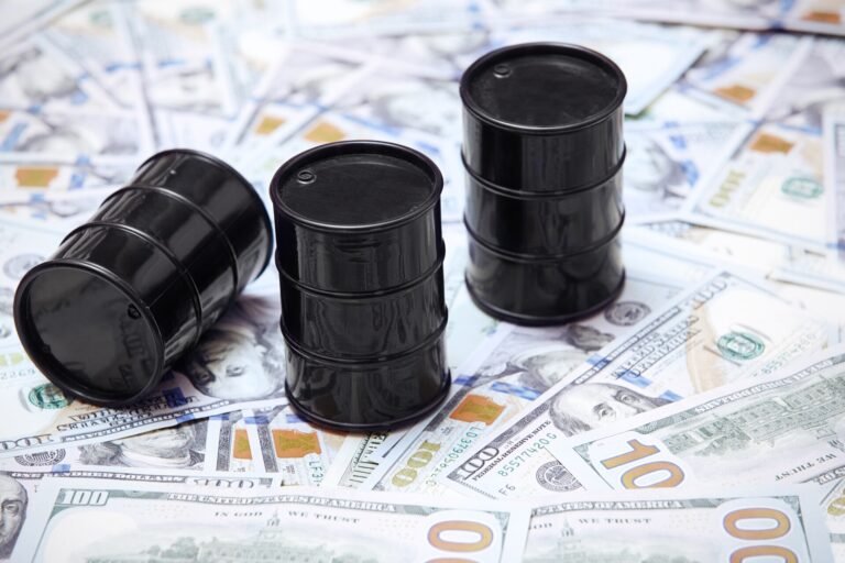 The correlation between oil and currencies