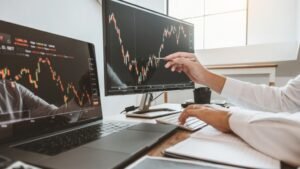 How do ECN and STP brokers work?