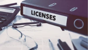 How do licensors work in trading?